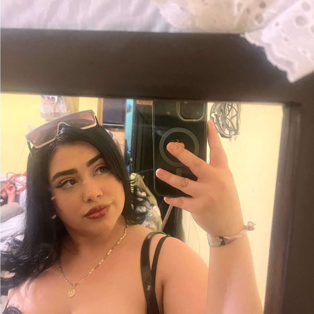 Meet your Posher, Paola